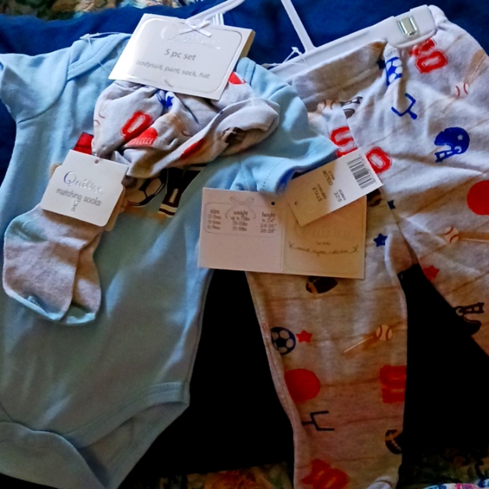 5 pic boys outfit. Brand new with tag